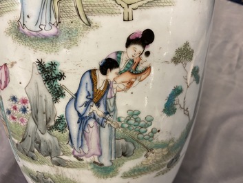Two Chinese famille rose vases, 19/20th C.
