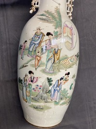 Two Chinese famille rose vases, 19/20th C.