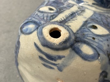 A Chinese blue and white kraak porcelain frog-shaped kendi, Wanli