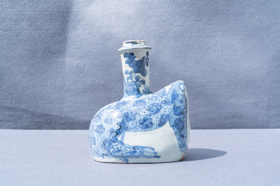 A Chinese blue and white kraak porcelain frog-shaped kendi, Wanli