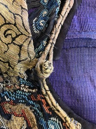 Une robe 'jifu' en soie brod&eacute;e &agrave; d&eacute;cor de dragons &agrave; cinq griffes sur fond violet, Chine, 19&egrave;me
