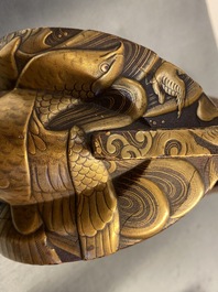 Une selle 'kura' et sa paire d'&eacute;triers 'abumi' en laque dor&eacute;e, Japon, Muromachi, 16&egrave;me