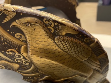 Une selle 'kura' et sa paire d'&eacute;triers 'abumi' en laque dor&eacute;e, Japon, Muromachi, 16&egrave;me