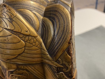 Une selle 'kura' et sa paire d'&eacute;triers 'abumi' en laque dor&eacute;e, Japon, Muromachi, 16&egrave;me