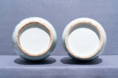 Two Chinese famille rose vases, 19/20th C.
