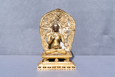 Une figure du Bouddha en bronze dor&eacute;, Sino-Tibet, 17/18&egrave;me