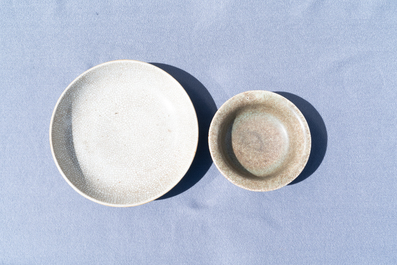 Two Chinese Nanking crackle-glazed vases, a ge-type bowl and a dish, 18/19th C.