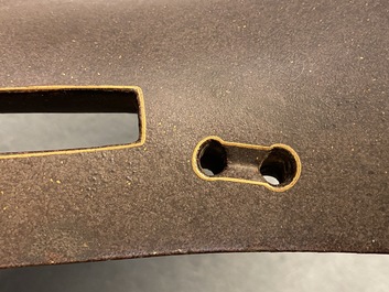 Une selle 'kura' et sa paire d'&eacute;triers 'abumi' en laque dor&eacute;e, Japon, Muromachi, 16&egrave;me