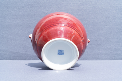Een Chinese monochrome sang de boeuf 'hu' vaas, Qianlong merk, 19/20e eeuw