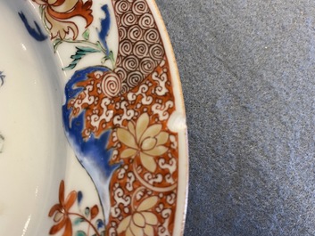 Vier Chinese verte-Imari en famille rose borden en een schotel, Yongzheng/Qianlong