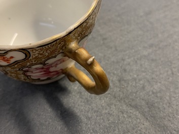 Six tasses et soucoupes en porcelaine de Chine famille rose &agrave; d&eacute;cor mandarin, Qianlong