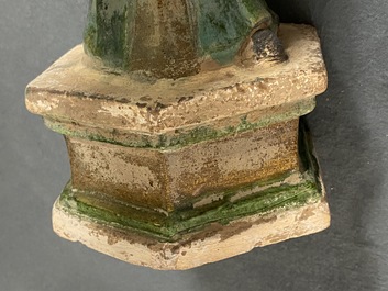 Twee Chinese polychrome aardewerken grafbeelden, Ming