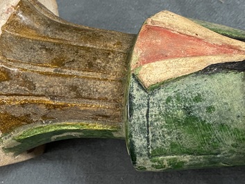Twee Chinese polychrome aardewerken grafbeelden, Ming