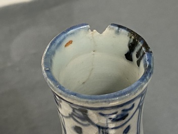 A Chinese blue and white kraak porcelain charger, a vase, a crow cup and a small plate, Wanli