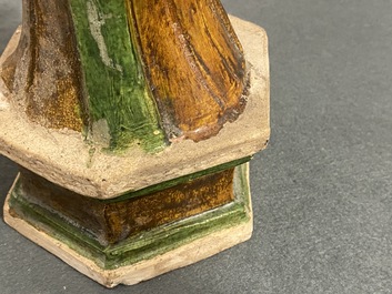 Twee Chinese polychrome aardewerken grafbeelden, Ming