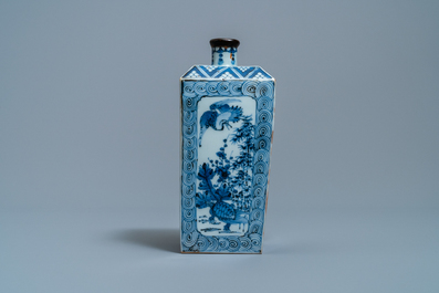 A square Japanese blue and white Arita flask, Edo, 17/18th C.