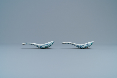 A pair of Chinese doucai spoons, 19th C.