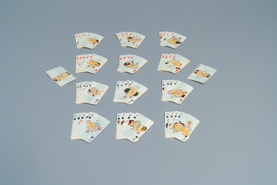 Un jeu de cartes en ivoire aux miniatures &eacute;rotiques, Inde, d&eacute;but du 20&egrave;me