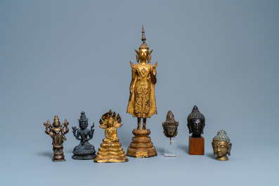 Une collection de figures et fragments en bronze, Inde, Tha&iuml;lande et Tibet, 19&egrave;me et avant