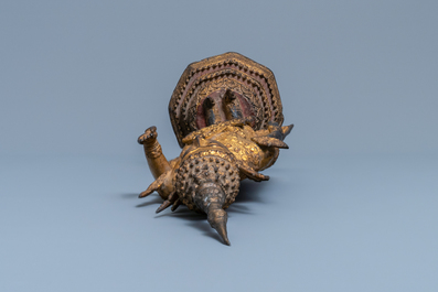 Une collection de figures et fragments en bronze, Inde, Tha&iuml;lande et Tibet, 19&egrave;me et avant