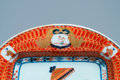 A Chinese Imari-style tray after Cornelis Pronk: 'Dames au parasol', Qianlong