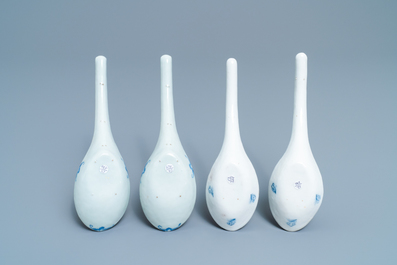 Twee paar Chinese blauw-witte lepels, 19e eeuw