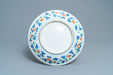Un plat en porcelaine de Chine famille verte, Kangxi