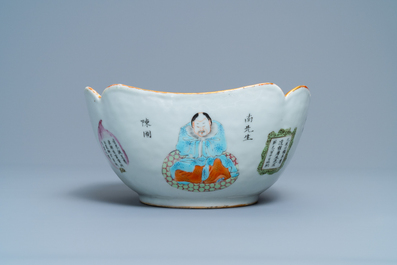 A Chinese famille rose 'Wu Shuang Pu' bowl, 19th C.