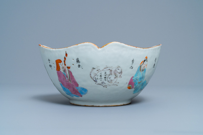 A Chinese famille rose 'Wu Shuang Pu' bowl, 19th C.