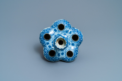 A Chinese blue and white tulip vase with antiquities, 19th C