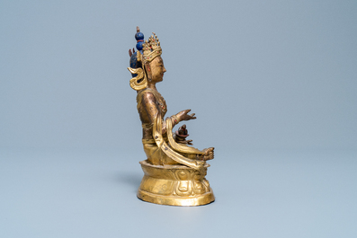 Une figure du Bouddha en cuivre dor&eacute;, Sino-Tibet, 18/19&egrave;me
