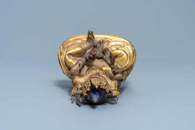 Une figure du Bouddha en cuivre dor&eacute;, Sino-Tibet, 18/19&egrave;me