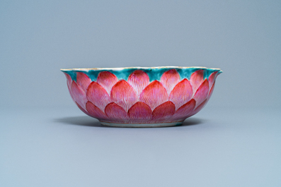 A Chinese famille rose 'lotus' bowl with turtle-shaped flower holder, Qianlong/Jiaqing