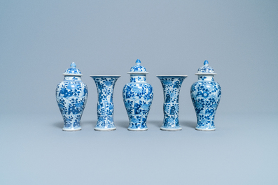 A Chinese blue and white five-piece garniture, Vung Tau Cargo, Kangxi