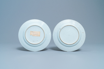 Deux paires d'assiettes en porcelaine de Chine famille rose &agrave; d&eacute;cor de 'La romance de la chambre de l'ouest', Qianlong