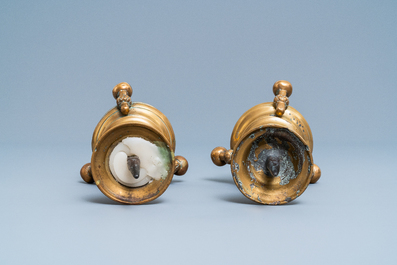 Une paire de flambeaux en bronze, Flandres ou Pays-Bas, 16&egrave;me