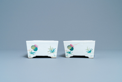 A pair of Chinese rectangular famille rose jardini&egrave;res, 19th C.