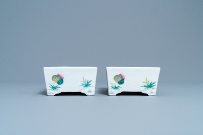 A pair of Chinese rectangular famille rose jardini&egrave;res, 19th C.