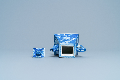 A Chinese blue and white teapot after a Yixing model, 19th C.