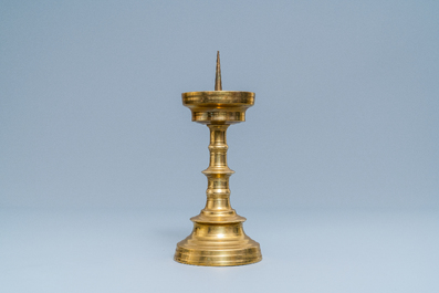 A Flemish bronze candlestick, 15/16th C.