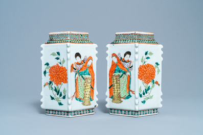 A pair of Chinese famille verte lozenge-shaped vases, 19th C.