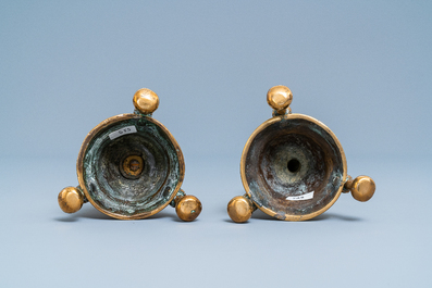 Une paire de flambeaux en bronze, Flandres ou Pays-Bas, 16&egrave;me