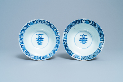 A pair of Chinese blue and white bowls, Kangxi