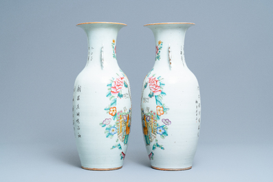 A pair of Chinese famille rose vases, 19/20th C.