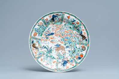 Une paire de plats en porcelaine de Chine famille verte, Kangxi