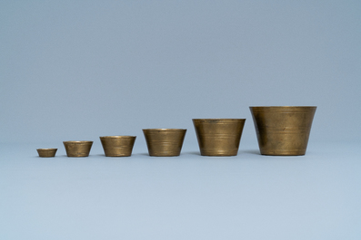 A bronze nest of weights, Nuremberg, Germany, 17th C.