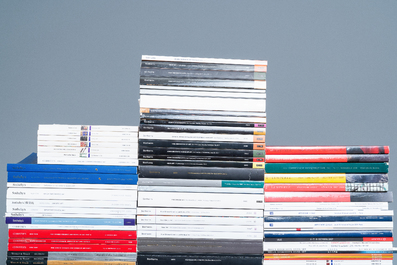 Une collection de 122 catalogues de ventes d'art chinois