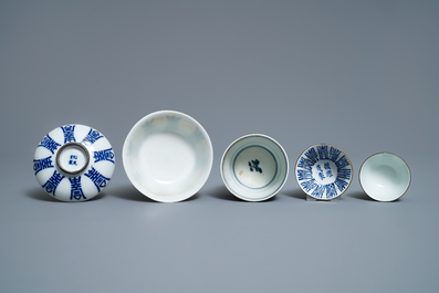 Une collection vari&eacute;e en porcelaine de Chine 'Bleu de Hue' pour le Vietnam, 19&egrave;me