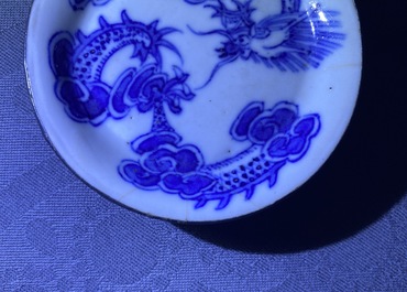 Une collection vari&eacute;e en porcelaine de Chine 'Bleu de Hue' pour le Vietnam, 19&egrave;me