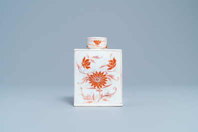 Une bo&icirc;te &agrave; th&eacute; en porcelaine de Chine famille verte aux armes d'Ataide pour le march&eacute; portugais, Kangxi